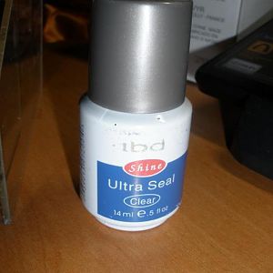 7. IBD Ultra Seal Clear прозрачный ультразакрепляющий гель 14мл. Остаток 3/4 бутылочки. Покупала за 75 грн., продам за 50 грн.